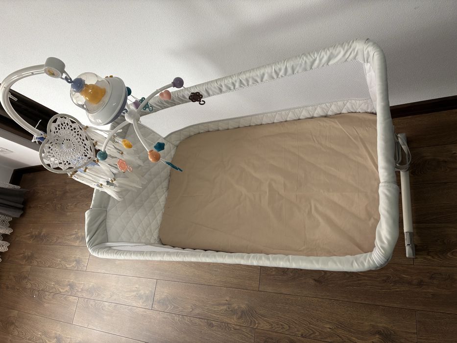 Patut co-sleeper Lionelo Theo