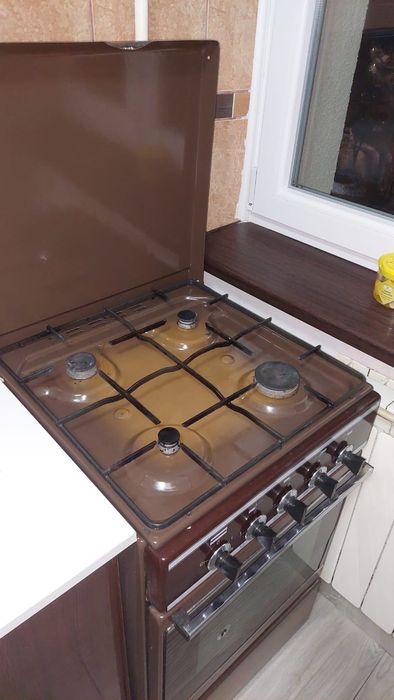 Mobila bucatarie  stare buna .