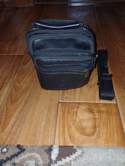 Продам срочно барсетку эко кожи