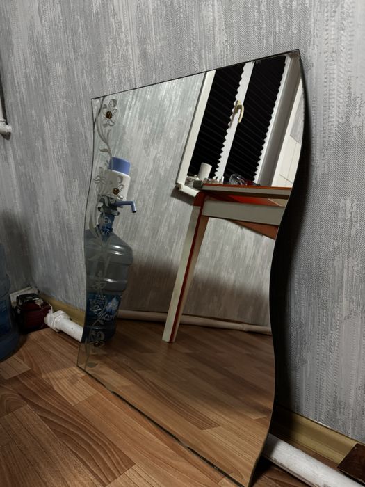 Зеркало настенное