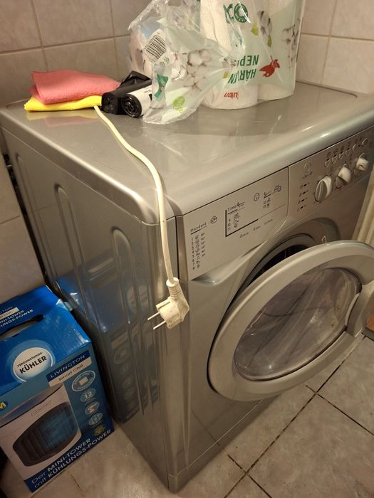 Masina de spălat indesit