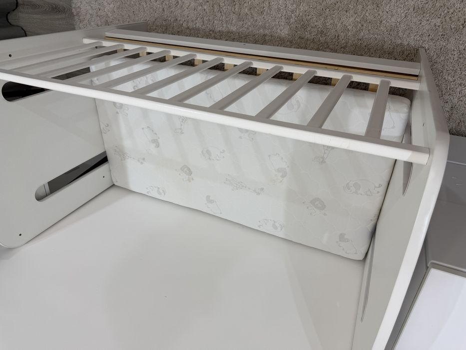 Продам детскую кроватку