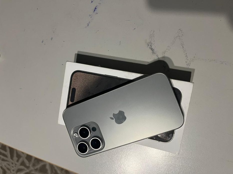 Продам iPhone 15 про