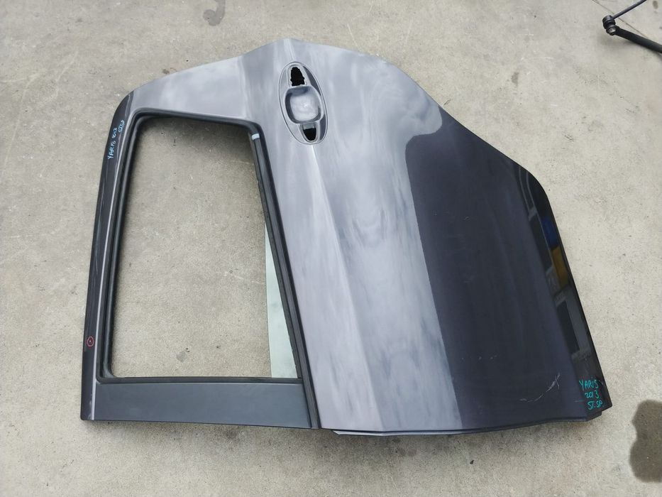 usa portiera stanga spate  toyota yaris 3 p13 2013