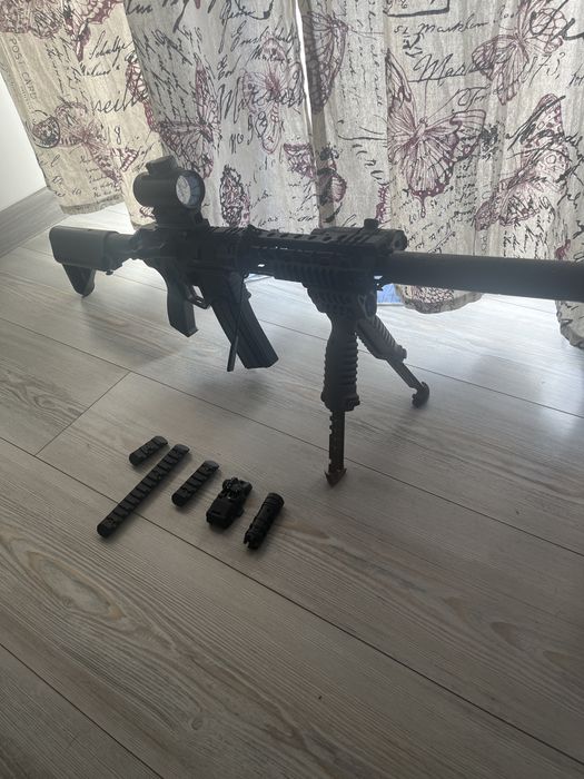 Doresc sa vand arma de airsoft realista