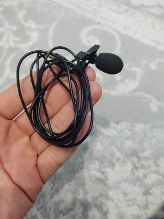 Наушник.            .