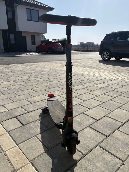 Trotineta electrica pentru copii 3 roti