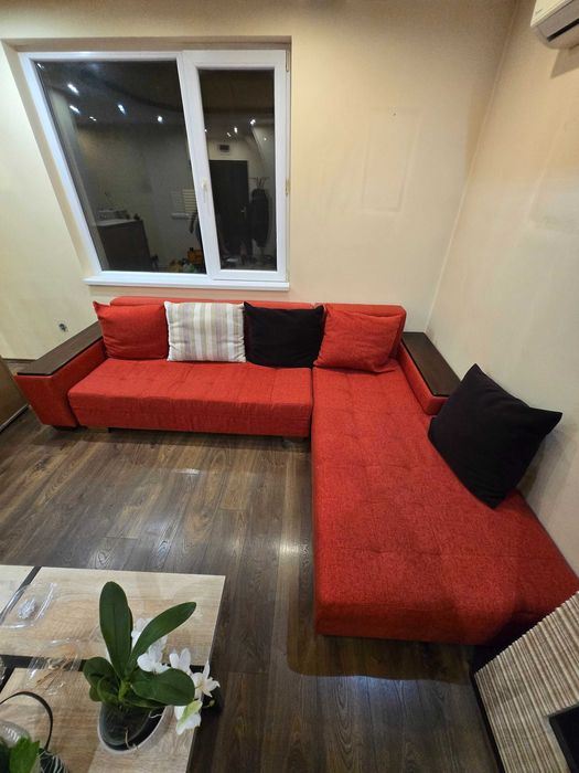 Ъглов диван - червен