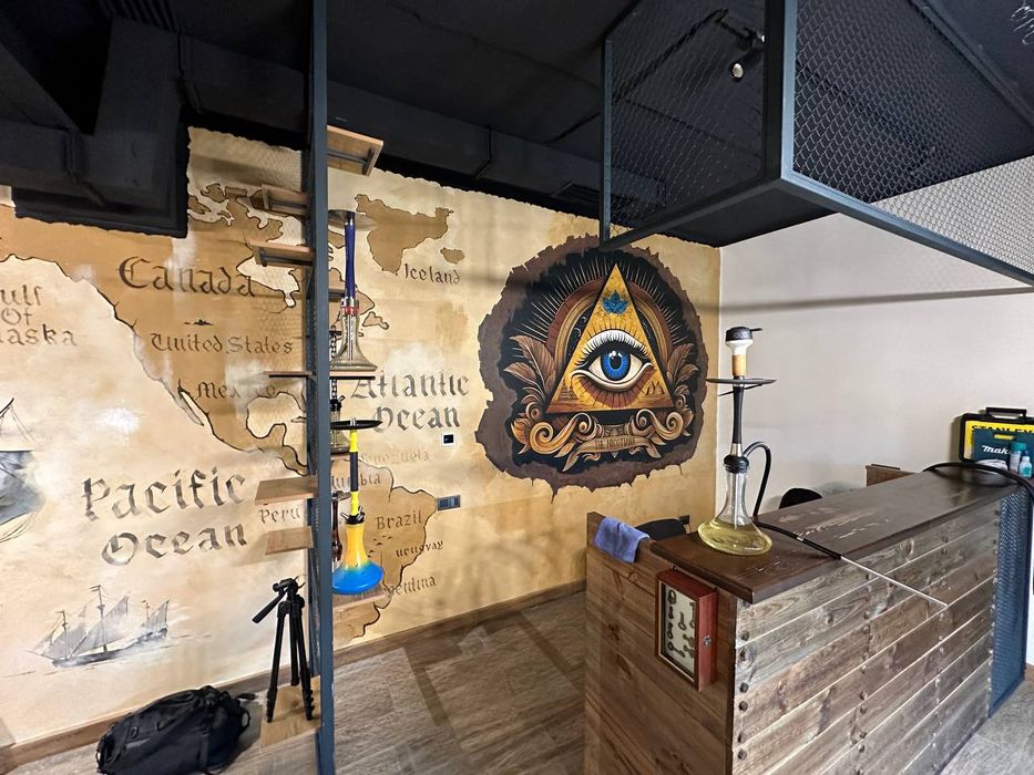 Роспись стен. Художник. Rassom