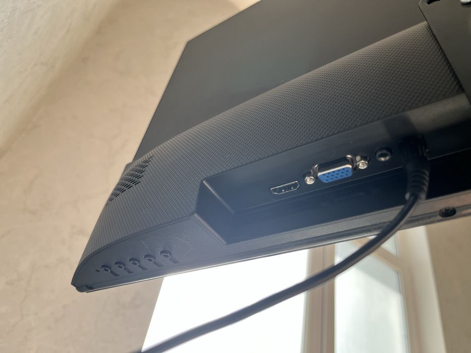 Продам монито с кранштеином в комплекте