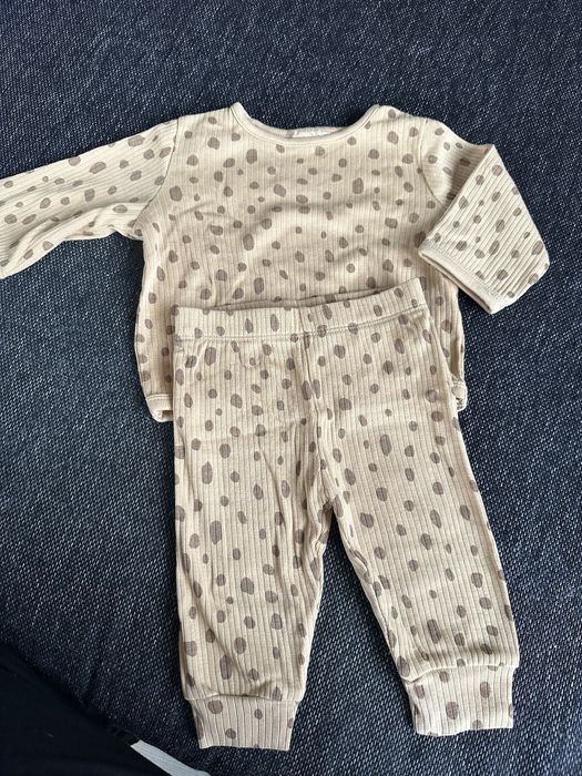 Бебешки дрешки и пижами