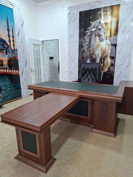 Ofis uchun koja bilan zeb berilgan ofis mebeli