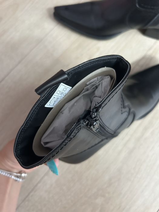 Дамски боти чисто нови