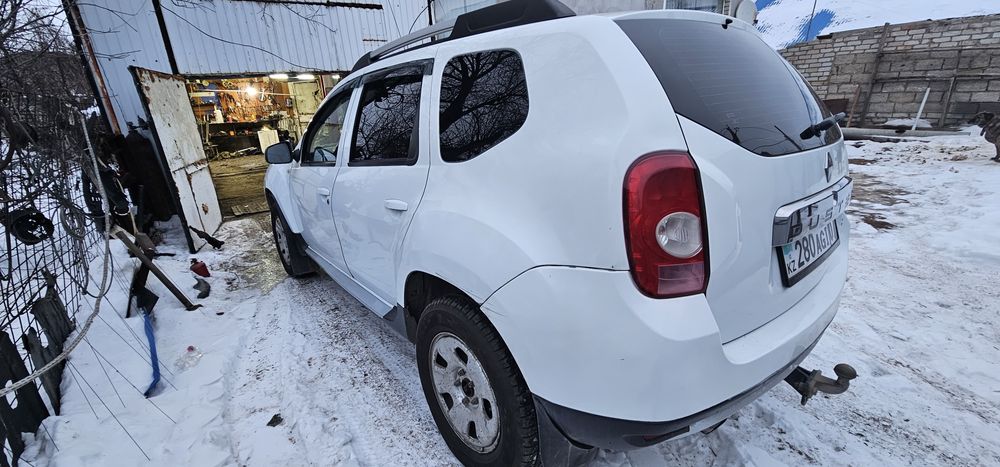 Продам рено дастер 2,0