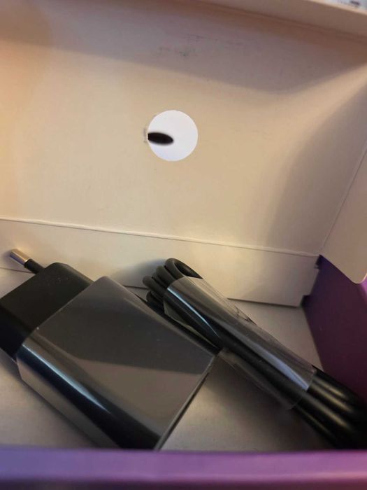 Продавам таблет Lenovo Tab M8 HD LTE Iron Grey