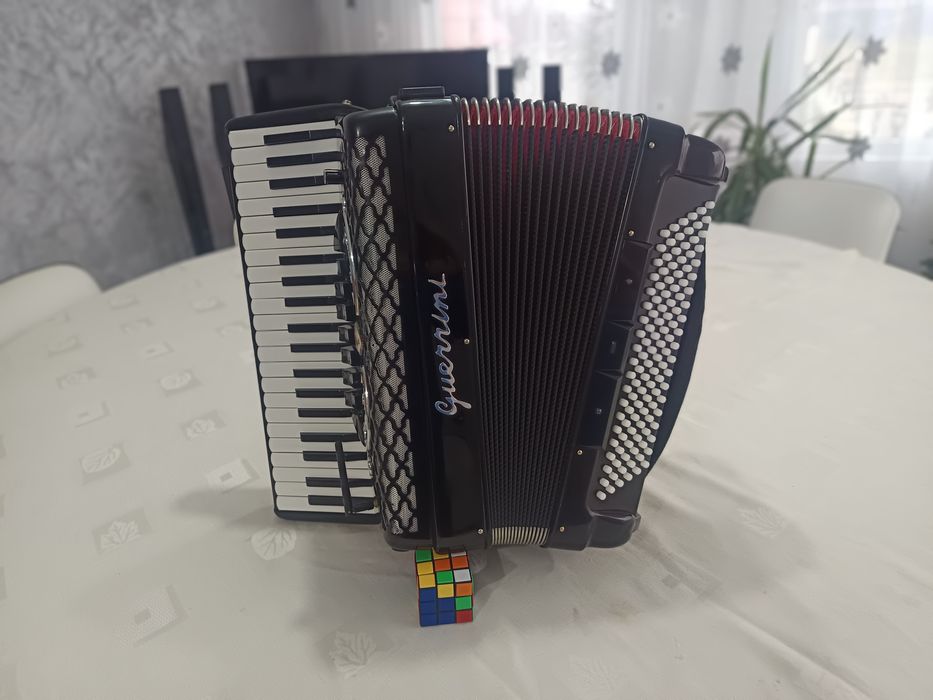 Acordeon Guerini cu midi si juzisound