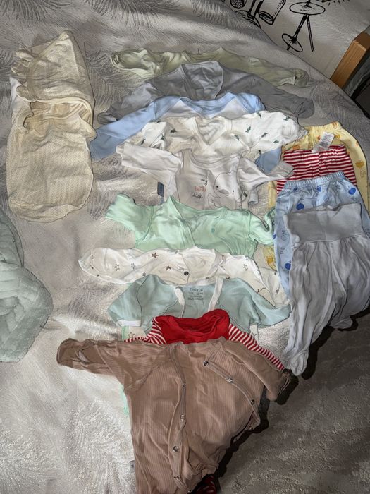 Боди и штаны для новорожденных 52-62