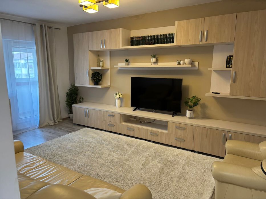 Vand apartament 3 camere