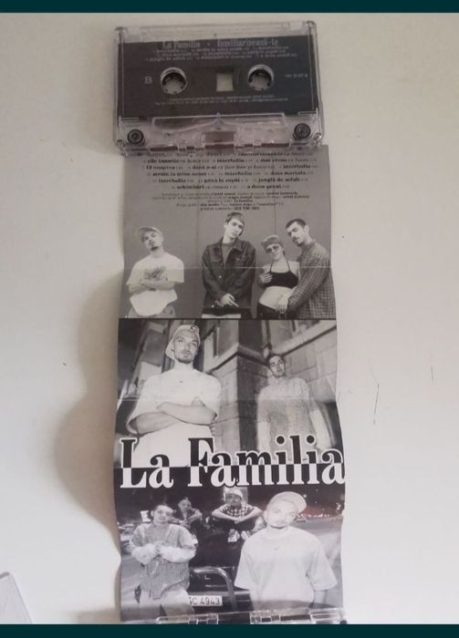 Caseta La Familia - Familiarizeaza-te (2001)
