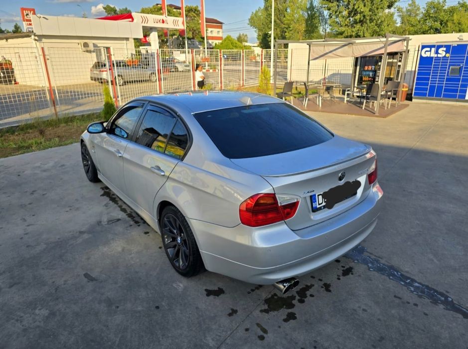 BMW e90 320i automat