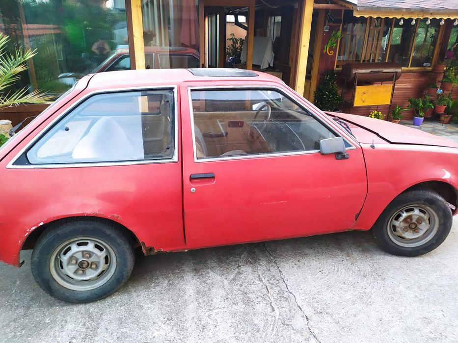 Продавам Мицибуши  Голт