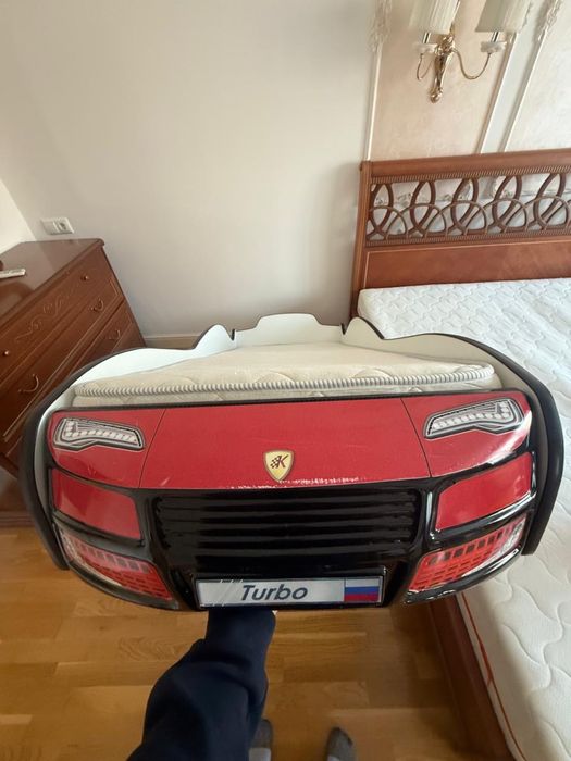 Кровать машинка