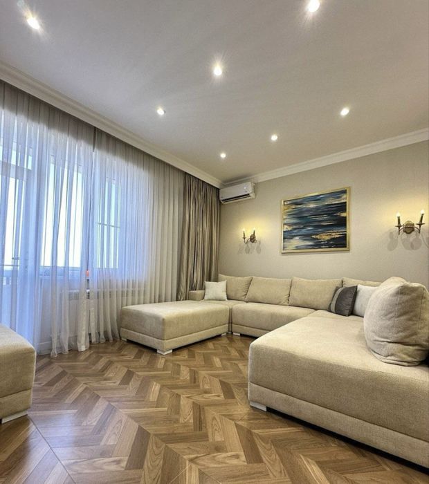 Премиум квартира посуточно — центр, метро рядом