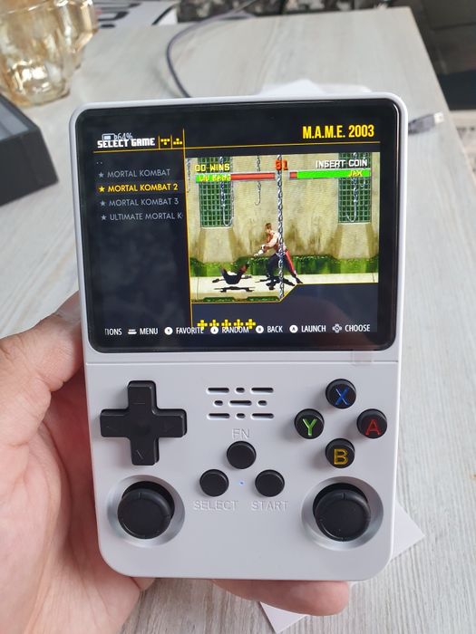 Портативная игровая консоль с 20 000+ игр!