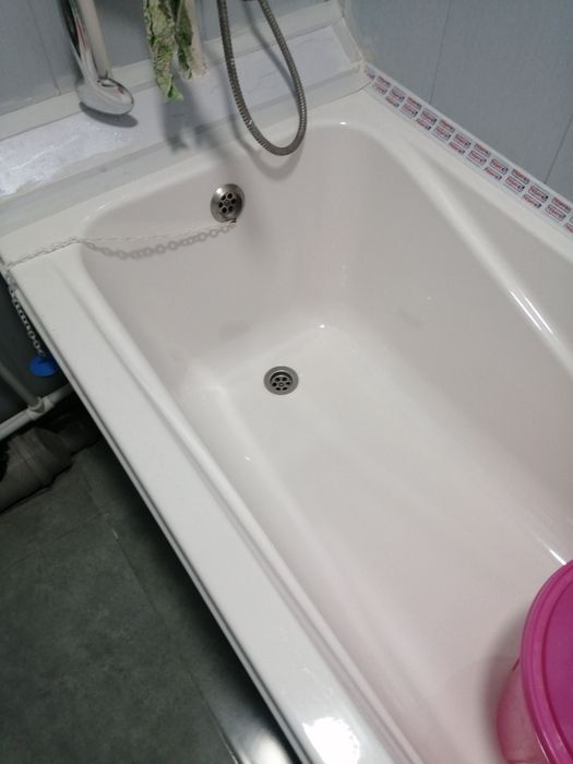 Продаётся 2 комнатная квартира с ремонтом.