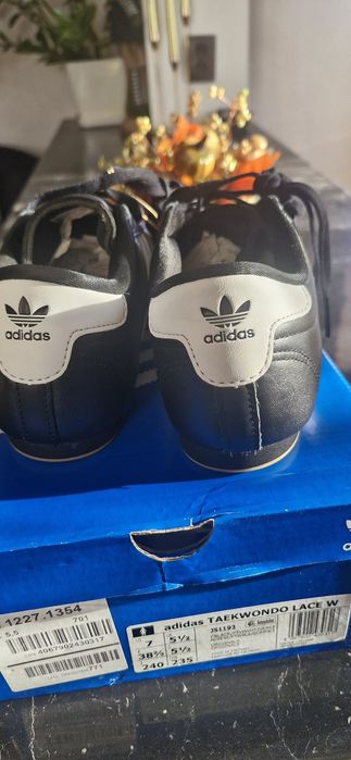 Adidas ,нови, естествена кожа номер 38.5