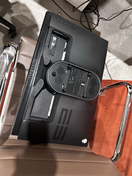 Alienware 25” геймърски монитор – 3 бр., без стойки