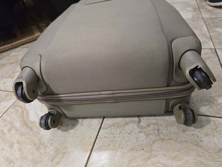 Samsonite куфар.