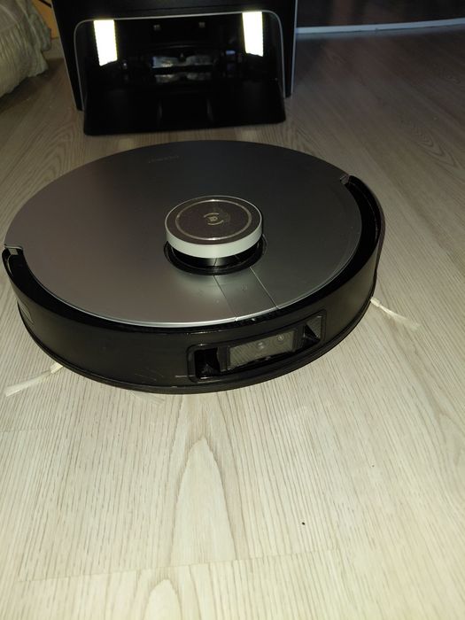Aspirator robot ecovacs x1 omni