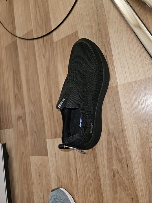 Skechers Marime 43