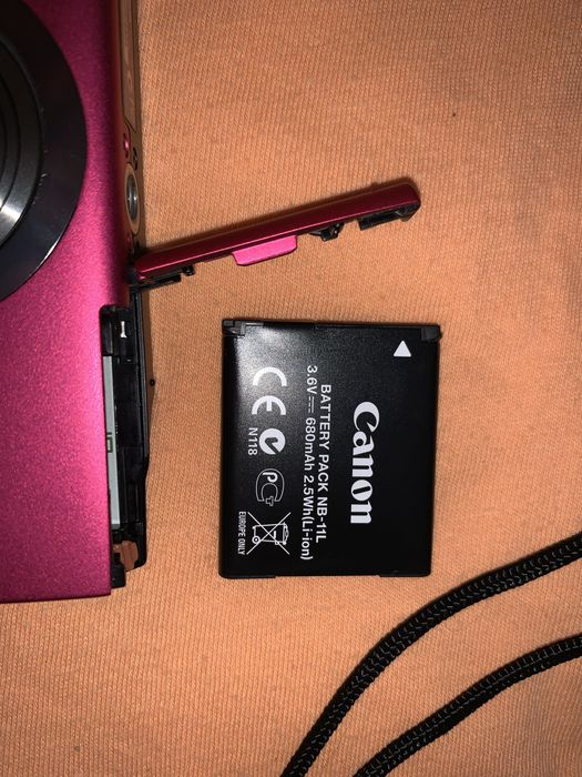 Дигитален фотоапарат Canon PowerShot A2300, 16MP, Red