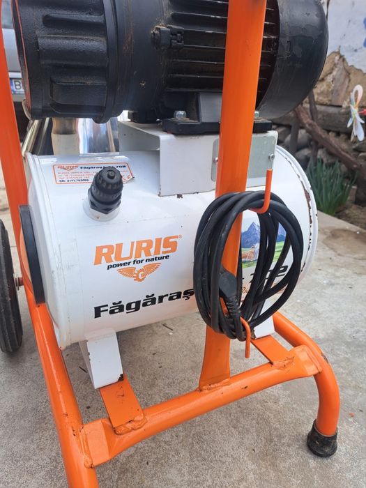 Vând mulgatoare Ruris