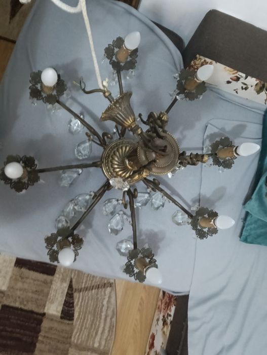 Candelabru vechi din alamă 8 brațe stil clasic vitange