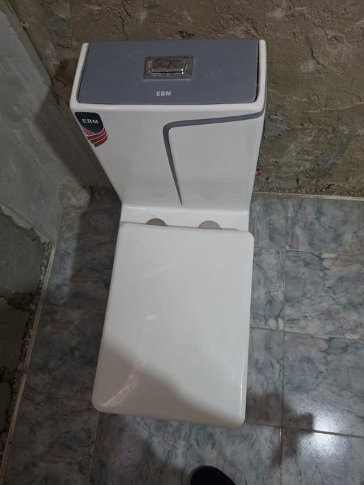 Унитаз в хорошем состояний