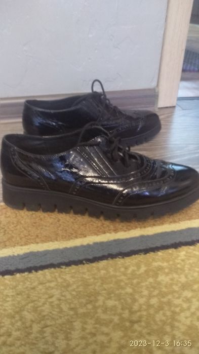Продам туфли 40 размер