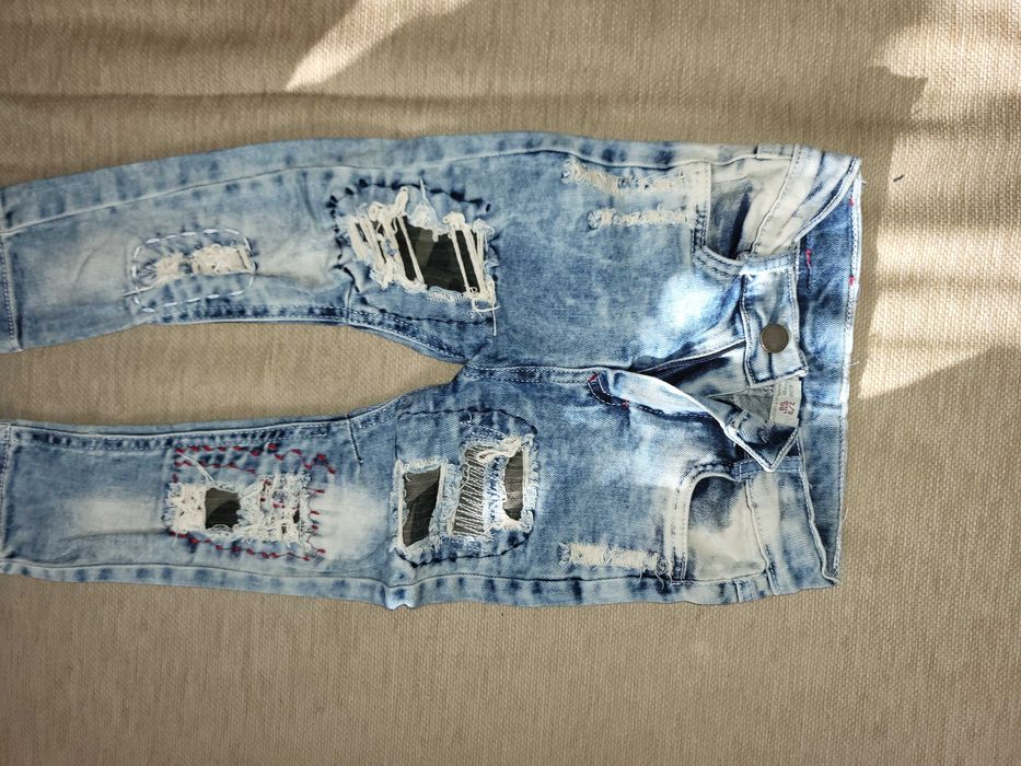 Уникални джинси за момче