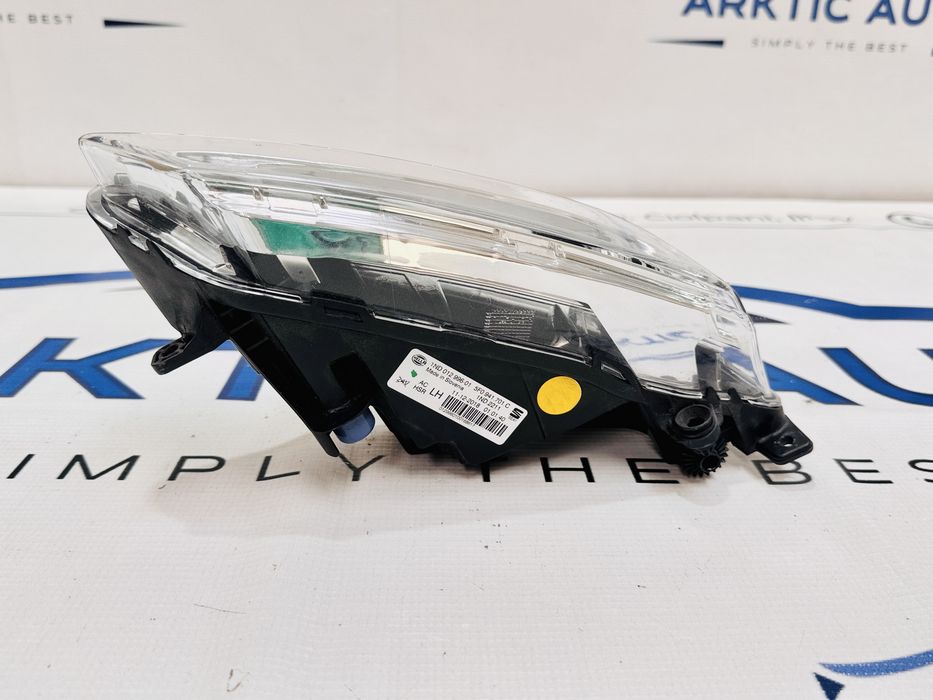 Proiector stanga led Seat LEON model dupa 2020 cod 5F0942701C