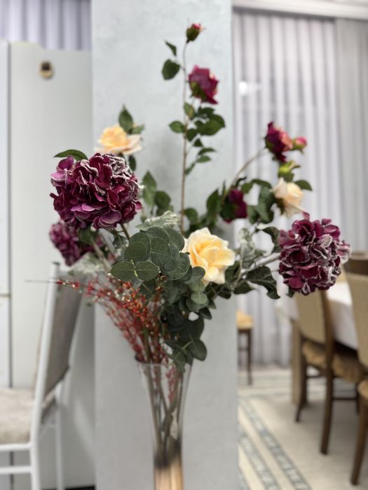 Продам вазу с цветами