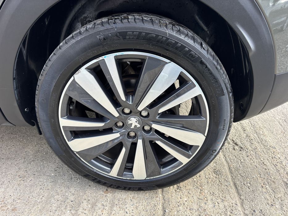 Peugeot 3008 1.2 benzina euro6 2019 luna 11