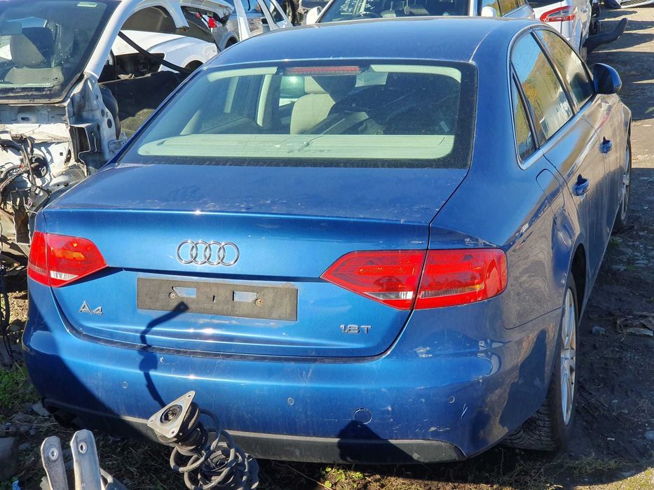 Dezmembrez Audi A4 B8 1.8 TFSI 2008