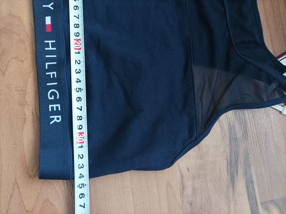 Tommy Hilfiger ново бюстие