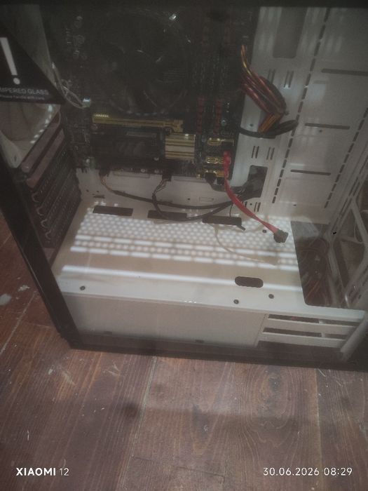 Vand urgent pc i3 16 gb ram