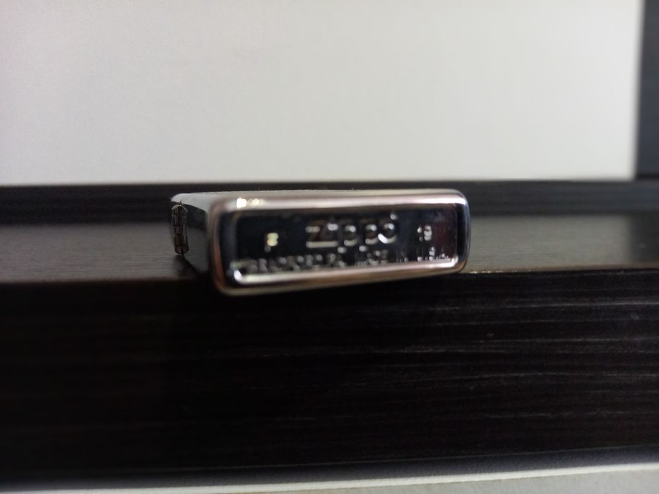 Bricheta Zippo, metalica.