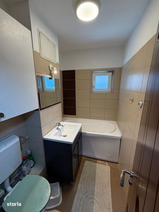 Apartament de vanzare, semidecomandat, 3 camere, et 1, Brazda