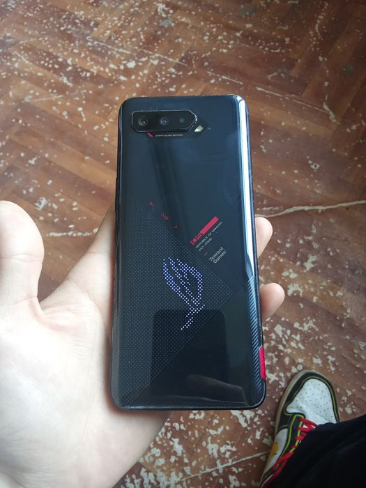 ASUS ROG Phone 5s