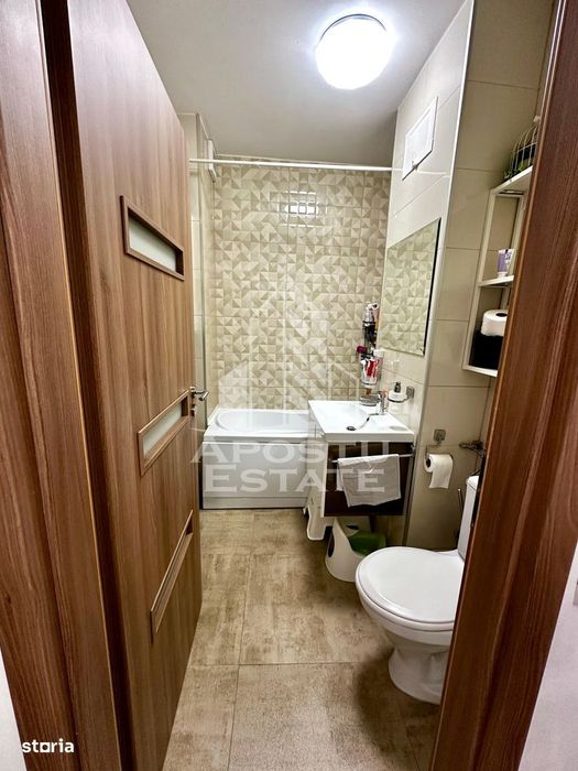 Apartament cu 4 camere de vânzare , renovat, decomandat,Gheorghe Lazar